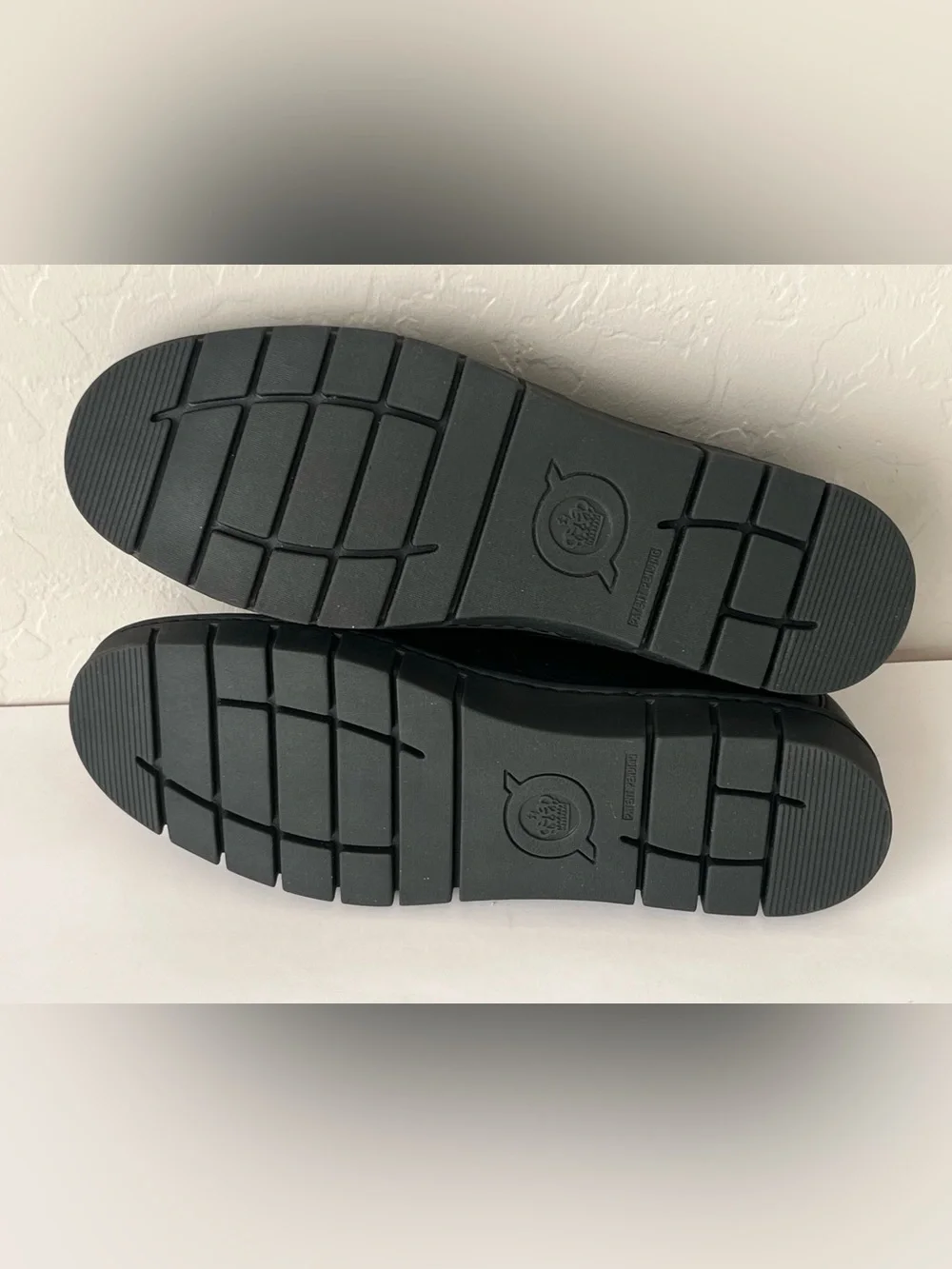 Born Congo leather comfort loafers black hand crafted NEW 9